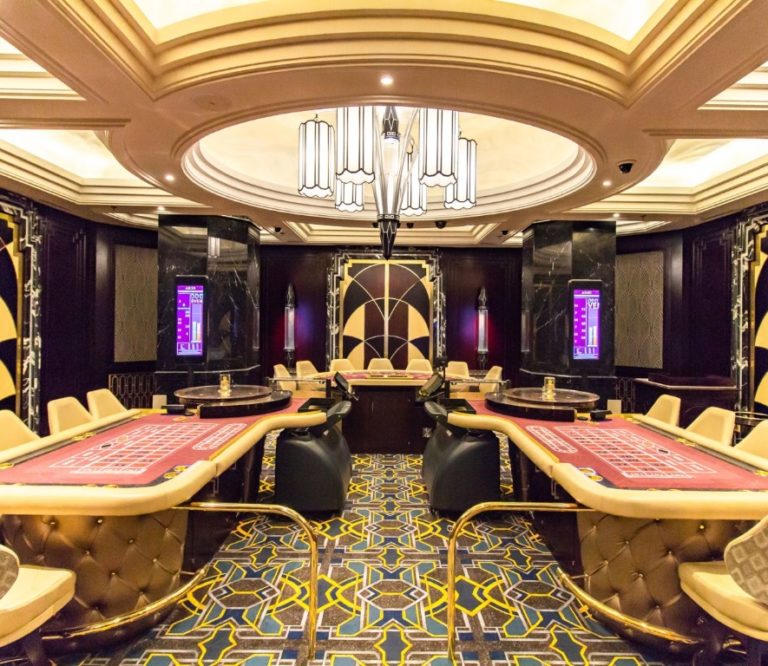 Privé - Suncoast Casino | Private Casino Experience